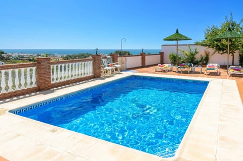 Villa Tres Olivos image