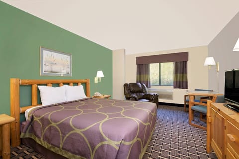 Room, 1 Queen Bed, Non Smoking | Rollaway beds, Internet, alarm clocks