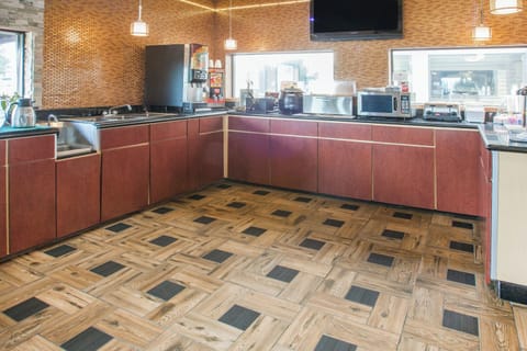 Free daily on-the-go breakfast