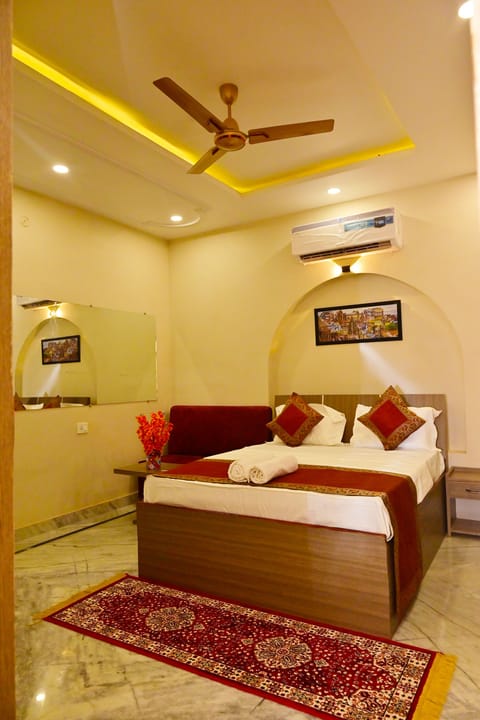 Egyptian cotton sheets, premium bedding, pillowtop beds