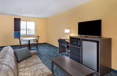 Studio Suite, 2 Queen Beds, Smoking | Desk, iron/ironing board, free WiFi, bed sheets