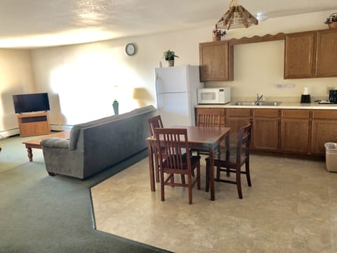 Suite, 2 Queen Beds, Non Smoking (One-Bedroom) | Private kitchen | Fridge, microwave