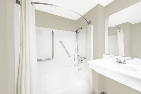 Room, 1 Queen Bed, Accessible, Non Smoking | Desk, iron/ironing board, free cribs/infant beds, rollaway beds