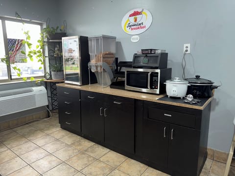 Free daily continental breakfast