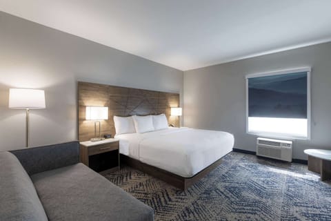 Suite, Non Smoking | Pillowtop beds, desk, laptop workspace, free WiFi