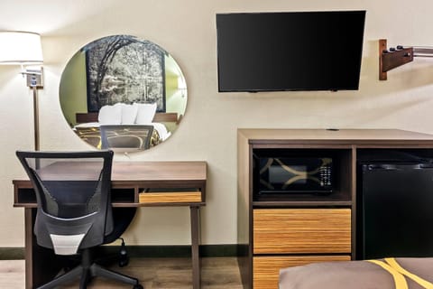 Room, 2 Double Beds, Smoking | Iron/ironing board, cribs/infant beds, rollaway beds, free WiFi