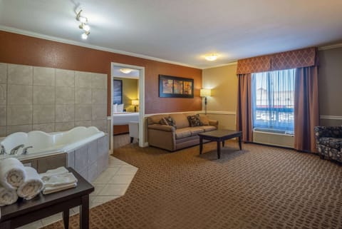 Suite, 1 King Bed | Jetted tub