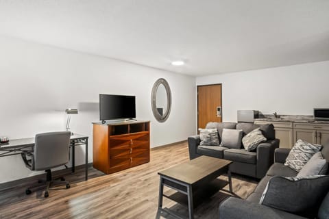 Suite, 1 Queen Bed with Sofa bed, Accessible, Non Smoking | Desk, free WiFi, bed sheets