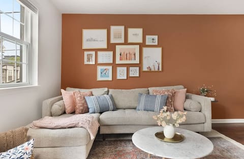 Living Room with Elegant Décor and Natural Light