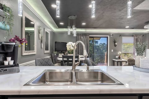 Condo, 1 King Bed with Sofa bed, Balcony, Golf View (Retreat at the Pointe) | Interior
