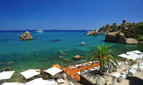 Private beach nearby, white sand, free beach shuttle, sun loungers