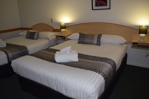Twin Share Room | Desk, soundproofing, iron/ironing board, WiFi (free)