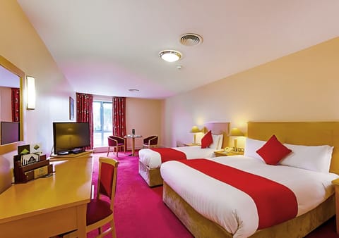 In-room safe, desk, iron/ironing board, free WiFi