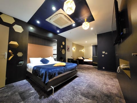 Deluxe Quadruple Room | Room amenity