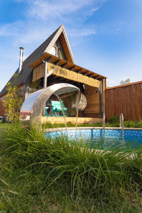 Bungalow, Private Pool, Mountain View | Premium bedding, laptop workspace, soundproofing, free WiFi