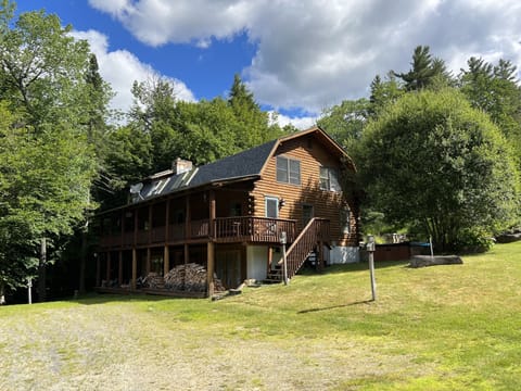 Main house with 6 bedrooms 9 beds right across from the guest house. 