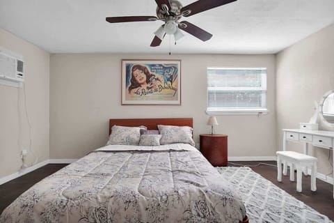 Master bedroom 
- Italian made furniture
- Queen Bed
- 50" Smart HDTV
- Vanity with lighted mirror 
- Ceiling Fan
