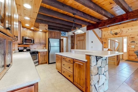 Fully Equipped Kitchen for Big Family Meals