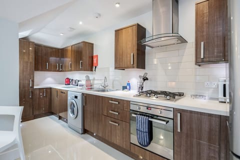 Standard Double Room | Private kitchen | Full-size fridge, microwave, oven, dishwasher