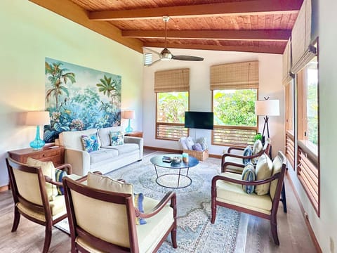 Living room with seating for six including a full size sleeper sofa to sleep 2