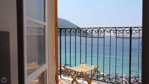 Apartment (2 Bedrooms) | Front of property