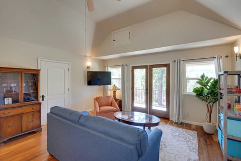 Colfax Vacation Rental | 2BR | 1BR | 700 Sq Ft | Stairs Required for Access