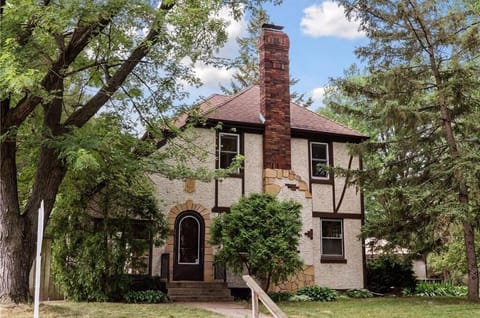 8c1414a9-9651-45a3-a802-40c83b2b1e87