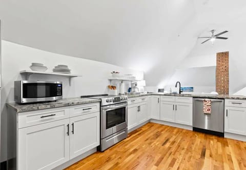 Everything you need to feel at home is right here in our sleek kitchen