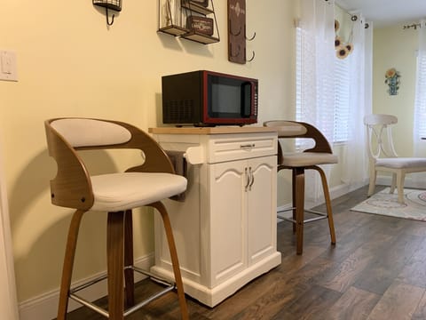 Extra seating in kitchen for coffee and conversation