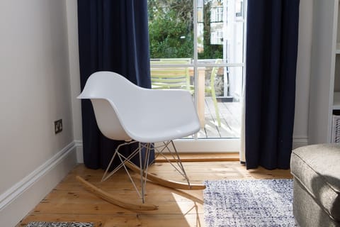 4 bedrooms, individually decorated, individually furnished, free WiFi