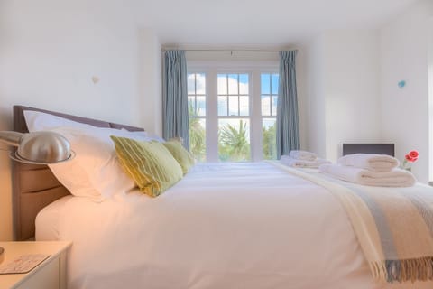 4 bedrooms, individually decorated, individually furnished, free WiFi