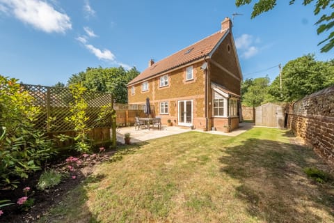 River Cottage, Heacham: Beautifully constructed from native carrstone