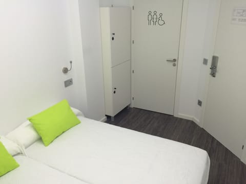 Double Room | In-room safe, free WiFi, bed sheets
