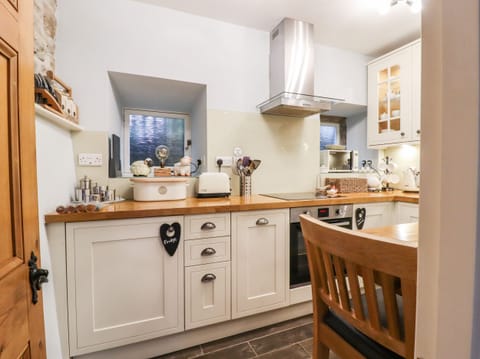 Fridge, dishwasher, electric kettle, toaster