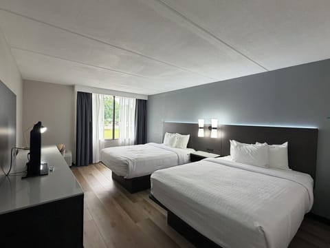 Standard Room, 2 Double Beds, Non Smoking, Refrigerator & Microwave | In-room safe, desk, laptop workspace, blackout drapes