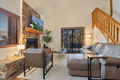 Red Pine G5 | Living area | Smart TV