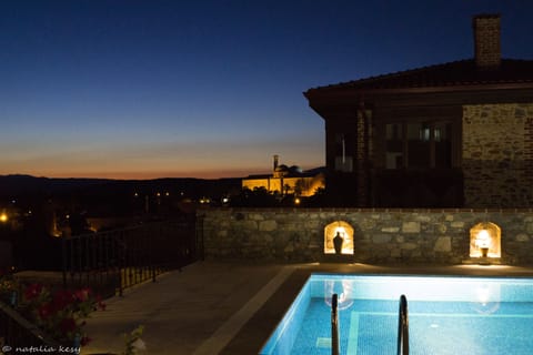 Outdoor pool, pool umbrellas, sun loungers