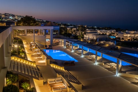 Poolside bar