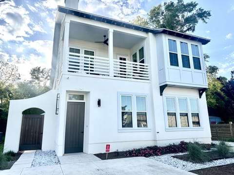 Casa Callie (located on first floor) in the heart of Ocean Springs