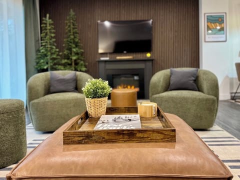 Granite Ridge Condo | Living area | 40-inch Smart TV with digital channels, TV, fireplace