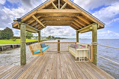 Currituck Vacation Rental | 4BR | 3BA | 3,113 Sq Ft | 5 Steps to Enter