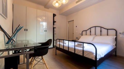 Apartment (2 Bedrooms) | 2 bedrooms, premium bedding, iron/ironing board, WiFi