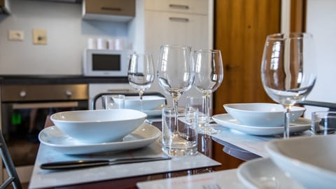 Apartment (1 Bedroom) | Dining