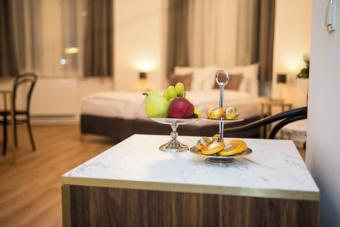 Family Room | Hypo-allergenic bedding, minibar, in-room safe, desk