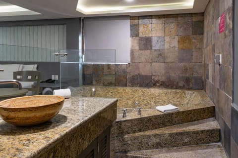 Junior Suite, 1 King Bed, Non Smoking | In-room safe, desk, free WiFi, bed sheets