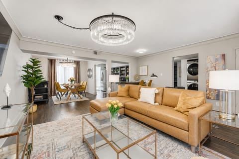 Seamless indoor/outdoor California living, with spaces that flow effortlessly between the cozy interior and your private outdoor retreat.
