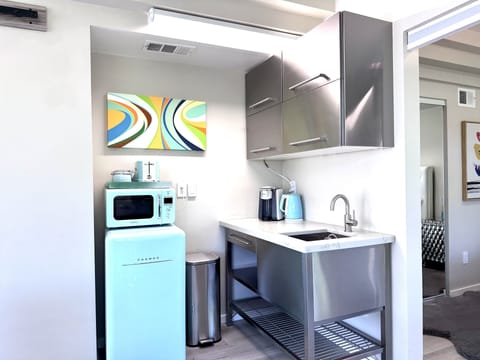 A beautiful and practical space, blending functionality with modern aesthetics