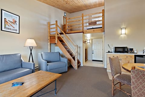 Sioux Lodge Loft | Living area | Flat-screen TV, pay movies
