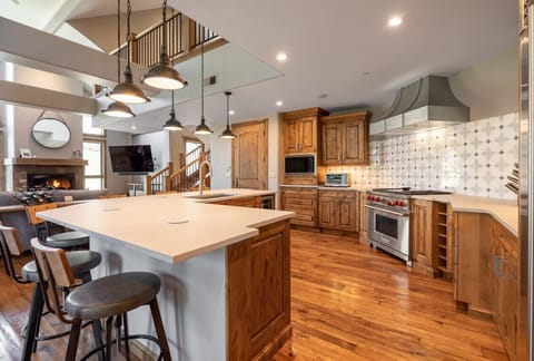 Fully stocked kitchen with WOLF appliances!