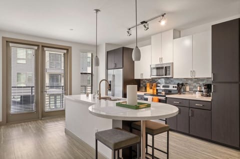 Apartment, 2 Bedrooms | Private kitchen | Fridge, microwave, oven, coffee/tea maker